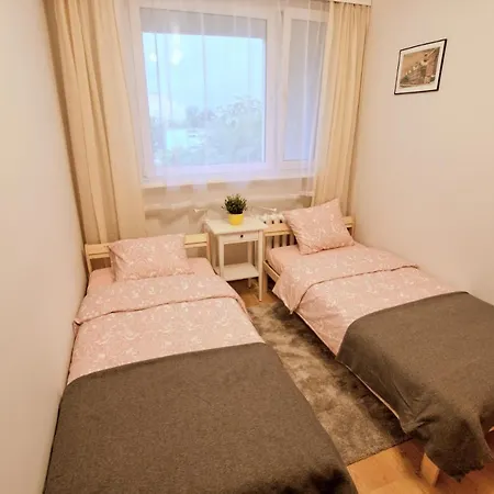 Apartament Wyszynskiego * ティヒ